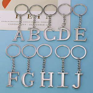 Colgante de equipaje del alfabeto inglés 26 letras mayúsculas y minúsculas números llavero pequeño regalo europeo y americano personalizado - Product Image 1
