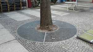 Grille d’égouttement <span class=keywords><strong>en</strong></span> acier <span class=keywords><strong>de</strong></span> qualité professionnelle, sur mesure,  trottoirs, parcs, chantiers <span class=keywords><strong>de</strong></span> construction et usines - Product Image 2