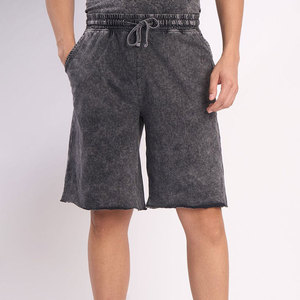 กางเกงขาสั้นผู้ชายผ้าแห้งเร็วระบายอากาศได้ดีพิมพ์ลายโลโก้ตามสั่ง สไตล์ใหม่ กางเกงขาสั้นผู้ชายแบบย้อมสีเอซิด - Product Image 1