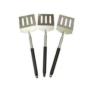 Spatule de cuisine extensible en acier inoxydable à long manche pour barbecue, crêpes et sautés - Product Image 1