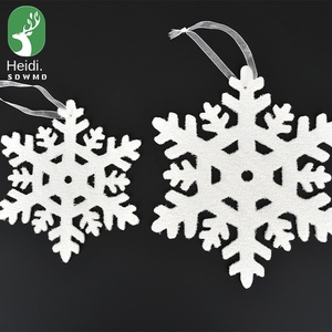 Pendentif flocon de neige en fer et acrylique Blanc Neige, décorations de sapin de Noël en MDF, fleur suspendue pour aménagement de scène festive, inspiré de la neige - Product Image 1