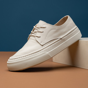 Zapatos de cuero genuino blanco con cordones, zapatillas de plataforma gruesa, parte superior de cuero suave y liso, capas multicolor en tono beige claro. - Product Image 1