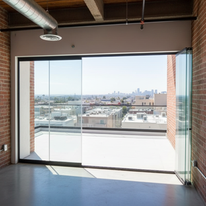 Système de porte accordéon en verre moderne pour extérieur avec panneaux en verre trempé pour cloisons et patios - Product Image 4