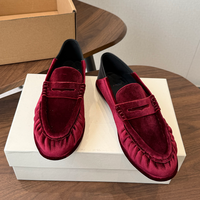 Mocassins plissés rouges en velours pour femmes, chaussures plates à enfiler, décontractées, pour le bureau, les soirées, les sorties quotidiennes