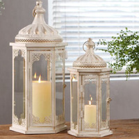 Lanternes en métal et en verre, lanterne décorative en métal pour jardin et intérieur, lanterne décorative en métal blanc pour maison de vacances