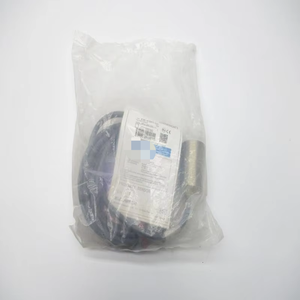 E2E-X10Y1-US 24-240VAC 2M NSMP Novo Original em Estoque Controlador de Programação PLC Dedicado para Automação Industrial - Product Image 1