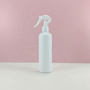 ขวดสเปรย์พลาสติกทรงกลมสีขาวขนาด 300 มล. รุ่น PE Trigger Spray Bottles ปี 2026 สำหรับน้ำหอม - Product Image 1