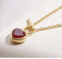 Collier ras du cou pour femme, best-seller, avec pendentif cœur rouge en pierre précieuse, design haut de gamme avec fermoir OT, incrusté de zircon et de cristal