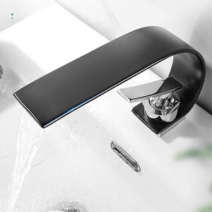 Grifo de lavabo montado en cubierta de cascada de latón de un solo orificio, núcleo de válvula de cerámica, estilo Art <span class=keywords><strong>Deco</strong></span> elegante para grifo de lavabo de baño - Product Image 5