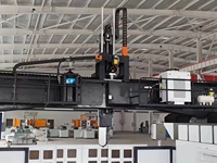 Routeur CNC à 5 axes Rongchi Massive Gantry pour la sculpture 3D complexe et le travail de modèles d'art sur bois, mousse et composites de grande taille