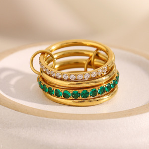 แหวนซ้อนสี่ชั้นทำจากสเตนเลสสตีลชุบทอง18K ไม่ทำให้เสื่อมเสีย - Product Image 6