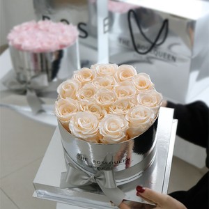 Ramo de <span class=keywords><strong>Flores</strong></span> Eternas de Plata Hecho a Mano, Rosas Reales <span class=keywords><strong>Preservadas</strong></span> en Cubo Dorado, Regalo de San Valentín o Cumpleaños para Enamorados y Novias - Product Image 3