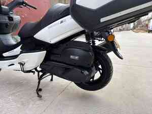 Motocyclettes d'occasion Nations Four Antonis pour Big Ship EFI Pare-brise en verre avec valise Moteur 100-200CC Vitesse supérieure à 80 km/h - Product Image 6