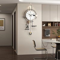 Jam Dinding Bulat Logam Modern Nordik dengan Ornamen Rusa Jam Dinding Kuarsa Pendulum Senyap untuk Dekorasi Rumah