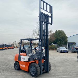 Chariot élévateur d'occasion HELI K35 Prix <span class=keywords><strong>moins</strong></span> <span class=keywords><strong>cher</strong></span> Chariot élévateur <span class=keywords><strong>diesel</strong></span> chinois d'origine Marque HELI K35 - Product Image 1