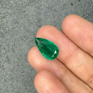 Émeraude naturelle de 5,68 carats, provenant de la mine de Zambie, de forme poire, vert intense, pierre précieuse, certifiée IGI, Jai Narayan Gems, bague de luxe - Product Image 1