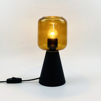 Lampe de bureau moderne en métal, lampe de table LED décorative, lampe de table LED marron pour salon