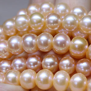 Collier de luxe simple en perles d'eau douce naturelles avec pendentif épais en forme de graine de melon, version chaîne clavicule de luxe léger - Product Image 2