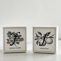 Emballage de luxe en carton blanc gaufré de qualité supérieure, fabriqué en usine, pour cosmétiques, soins de la peau, bijoux, bougies, parfums, avec feuille métallique, pliable, imperméable, auto-montable, en coton
