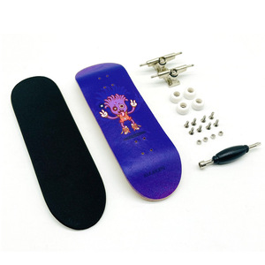 <span class=keywords><strong>Guanchen</strong></span> diapasón 100*30mm tecnología personalizada 5 capas cubierta de madera de arce impermeable aleación de aluminio camión cuatro ruedas dedo monopatín - Product Image 5