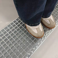 Marchepieds en acier au carbone galvanisé à chaud, anti-corrosion, à dents, antidérapants, pour escaliers industriels extérieurs