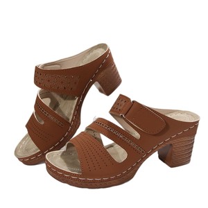 Sandales à talons épais et creux de style européen et américain, nouvelle collection d'été, grandes tailles, sandales romaines pour femmes - Product Image 1