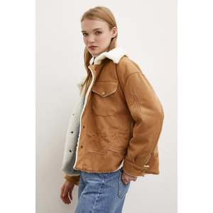 Chaqueta Safari de Gamuza Color Tabaco con Forro de Felpa, Manga Larga, Abrigo para Mujer - Product Image 3