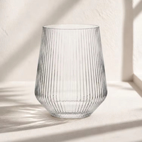 Verre à eau texturé rayé à base épaisse de 460 ml, fond plat, vente en gros pour hôtels, restaurants, traiteurs et banquets, OEM