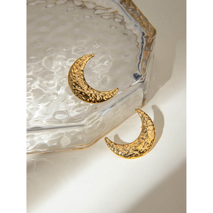 Pendientes de Acero Inoxidable con Baño de Oro PVD de 18k, Resistentes al Agua, con Diseño de Luna y Textura de Lava, Estilo Punk, Gruesos, para <span class=keywords><strong>Chica</strong></span> - Product Image 4