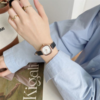 Vintage Nostalgische Mode Quadratische Damenuhr Einfacher Ins Mori-Stil Armband Mittel- und Oberschülerinnen Ziviluhr mit Quarzwerk