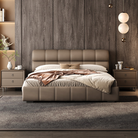 Lit double de luxe italien moderne en cuir véritable, cadre de lit capitonné, lit king size, mobilier de chambre principale, lit double design