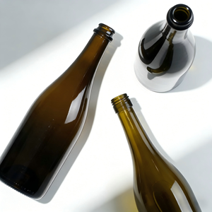 Reciclable Precio al por mayor Embalaje Diseño especial <span class=keywords><strong>750</strong></span> <span class=keywords><strong>ml</strong></span> Bebida Tapa superior oscilante Botella de copa de vino con tapas - Product Image 2