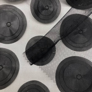 Liquidation d'usine vente de dentelle légère de marque de haute qualité 100% Polyester 80GSM tissu de filet de broderie de maille noire pour robe - Product Image 4