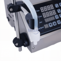 Máquina de llenado de líquidos semiautomática con bomba de diafragma pequeña de sobremesa para bebidas, jugos, perfumes y botellas de plástico.