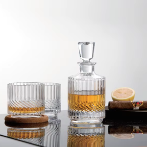 2025Hot SaleTwill Vintage <span class=keywords><strong>bouteille</strong></span> <span class=keywords><strong>de</strong></span> vin nouveau Design créatif gravé bande verticale empilable cristal verre whisky carafe ensemble - Product Image 4