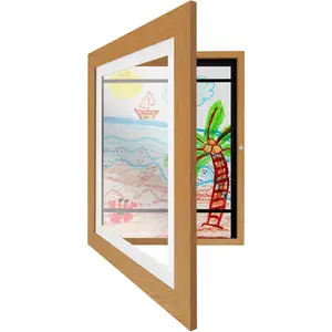 I progetti di cornici per opere d'arte per bambini mostrano legno composito con vetro infrangibile formati orizzontali e verticali A4