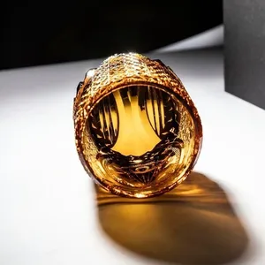 Copa de whisky de cristal ámbar estilo japonés ecológico con grabado Edo Kiriko de la Mano de Fátima, vaso para brandy con el Ojo que todo lo ve. - Product Image 6