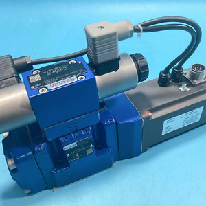 ใหม่ 4WRKE10W6-50L-3X/6EG24ETK31/F1D3M ไฮดรอลิกแบบสัดส่วน R900749617 จัดส่งรวดเร็ว NG10 คอนโทรล - Product Image 1