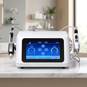 Appareil de dermabrasion hydro-oxygène pour usage en spa, machine faciale raffermissante à infusion de nano-cristaux EMS, polisseuse à eau 2-en-1 - Product Image 1