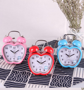 Réveil à double <span class=keywords><strong>cloche</strong></span> en forme de pomme personnalisé Bosheng, horloge de table analogique rétro, horloge domestique super forte, alimentée par piles, design à quartz - Product Image 2