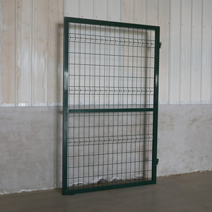 Galvanizli çelik üçgen bükme bahçe çit tel örgü 5X10 cm boyutu plastik kaplı güvenlik kare delik şekli kaynaklı - Product Image 2