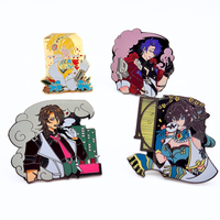 En gros : Broches et épingles en émail dur, badges, aimants, broches de revers, motifs échecs, dessins animés, hockey, drapeaux, cœurs, thèmes de graduation