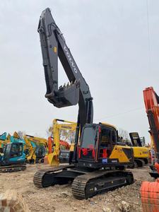 Excavateur Volvo EC240DL d'occasion en bon état Les composants principaux incluent une pompe à moteur avec accessoires Godet Moteur de marque Is Cat - Product Image 3
