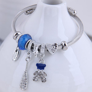 Braccialetto con Ciondolo a Forma di Orsetto con Diamanti, Accessorio Trendy con Perline di Cristallo per Donne e Ragazze - Product Image 1