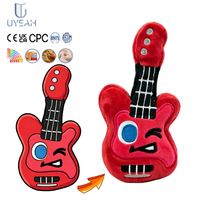 Uyeah Fabricant OEM/ODM à faible MOQ, personnalisation de poupées en peluche de marque, animaux en peluche doux de dessin animé, jouets créatifs et mignons en forme de guitare