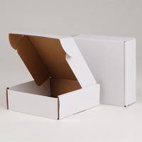 Boîtes d'expédition postales haut de gamme en papier kraft coloré avec logo personnalisé pour chaussettes et vêtements