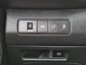 Blanche 2023 Nouvelle Santa Fe TM Auto 4x4 SUV Familial Coréen d'Occasion Abordable avec Coffre LED et BSD - Product Image 3