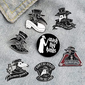 Pin de solapa personalizado de metal chapado en oro rosa con esmalte duro y suave, diseño de Doctor de la Peste - Product Image 4