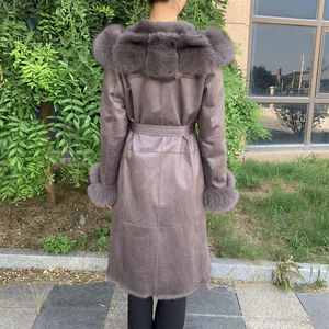 Cappotto invernale in Shearling <span class=keywords><strong>con</strong></span> cappuccio lungo personalizzato caldo <span class=keywords><strong>con</strong></span> collo in pelliccia di volpe di lusso Design della <span class=keywords><strong>cintura</strong></span> cappotto in Shearling di montone genuino da donna - Product Image 5