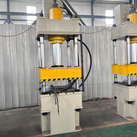 Fabricant de presses à métaux personnalisées formant une presse hydraulique à 4 colonnes de 100 tonnes